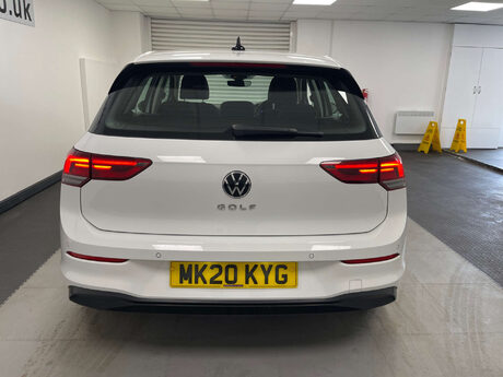 Volkswagen Golf LIFE TSI 8