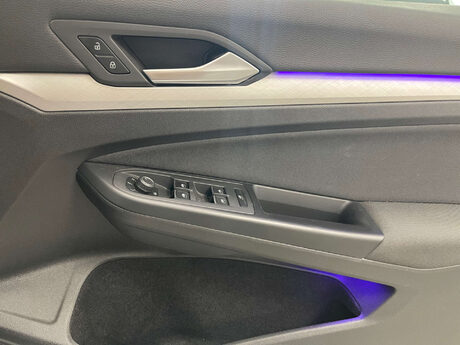 Volkswagen Golf LIFE TSI 33