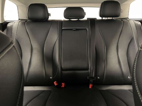 MG MG5 EXCLUSIVE 27