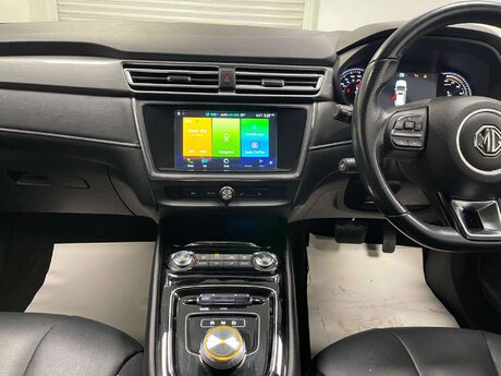 MG MG5 EXCLUSIVE 22