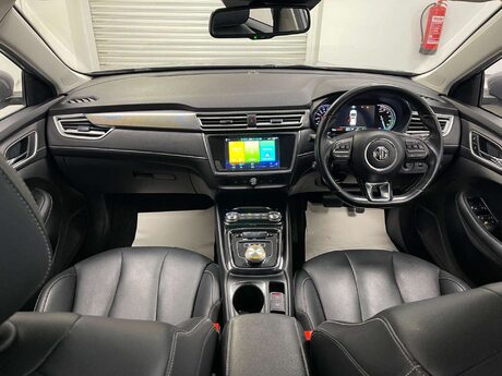 MG MG5 EXCLUSIVE 21