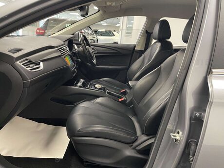 MG MG5 EXCLUSIVE 18