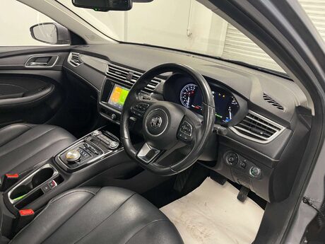 MG MG5 EXCLUSIVE 24