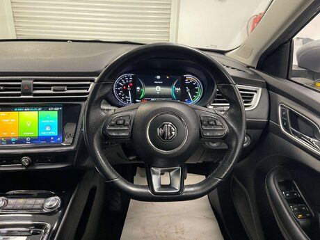 MG MG5 EXCLUSIVE 23