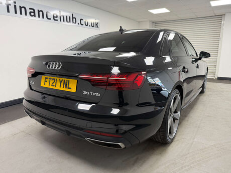 Audi A4 TFSI S LINE BLACK EDITION MHEV 9