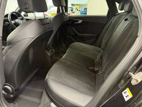Audi A4 TFSI S LINE BLACK EDITION MHEV 35