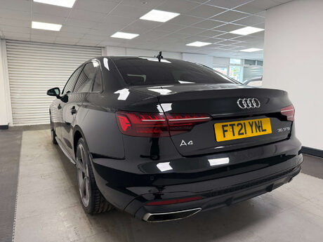 Audi A4 TFSI S LINE BLACK EDITION MHEV 8
