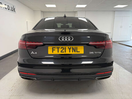 Audi A4 TFSI S LINE BLACK EDITION MHEV 10