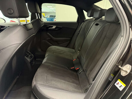 Audi A4 TFSI S LINE BLACK EDITION MHEV 34