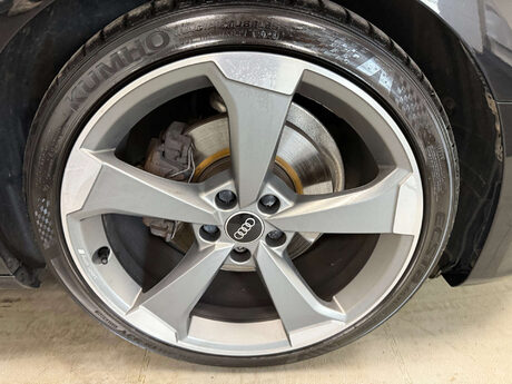 Audi A4 TFSI S LINE BLACK EDITION MHEV 39