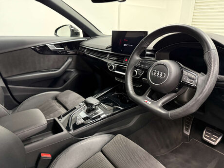 Audi A4 TFSI S LINE BLACK EDITION MHEV 27