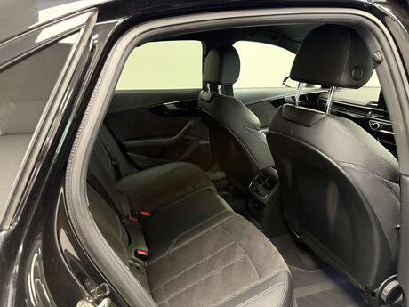 Audi A4 TFSI S LINE BLACK EDITION MHEV 31