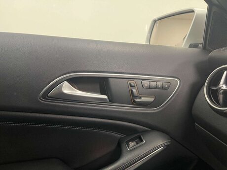 Mercedes-Benz GLA Class GLA220 CDI 4MATIC SPORT PREMIUM 26