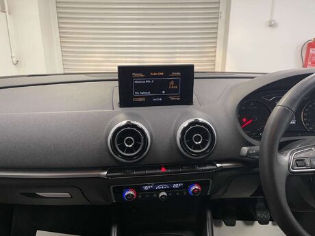 Audi A3 TDI SPORT NAV 18