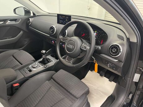 Audi A3 TDI SPORT NAV 20