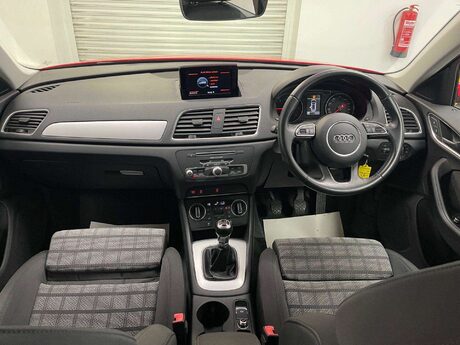 Audi Q3 TDI SE 19