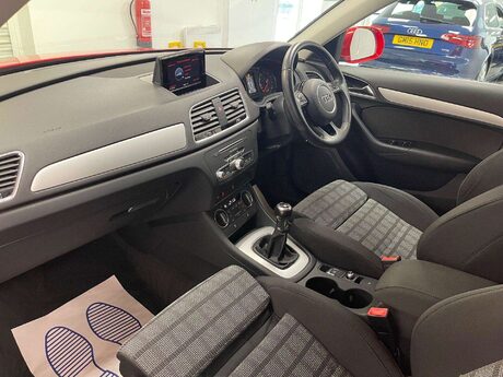 Audi Q3 TDI SE 3