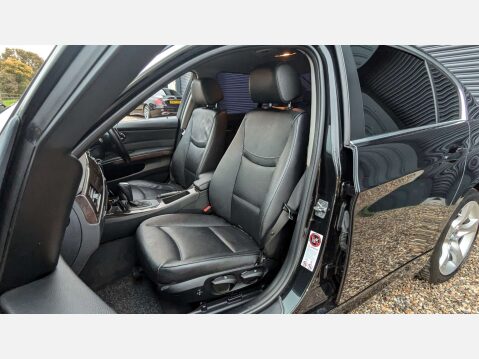 BMW 3 Series 2.0 318i Exclusive Edition Auto 4dr 23