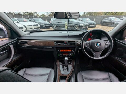 BMW 3 Series 2.0 318i Exclusive Edition Auto 4dr 28