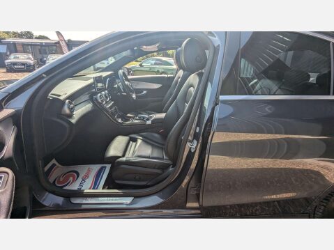 Mercedes-Benz C Class 2.1 C220 AMG Line Premium Bluetec Auto 4dr 25