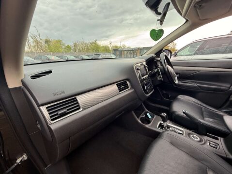 Mitsubishi Outlander 2.3 Outlander GX 4 DI-D Auto 4WD 5dr 29