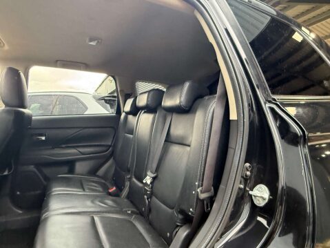 Mitsubishi Outlander 2.3 Outlander GX 4 DI-D Auto 4WD 5dr 26