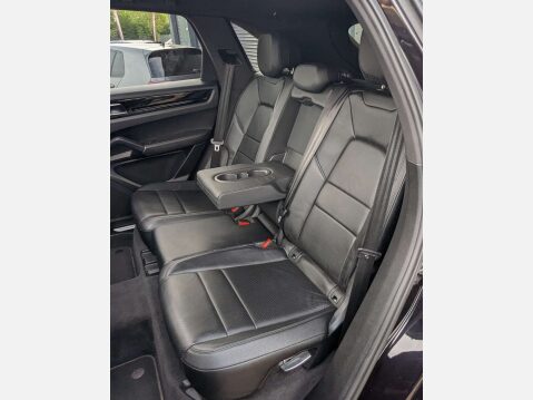 Porsche Cayenne 3.0 Cayenne V6 Auto 4WD 5dr 44