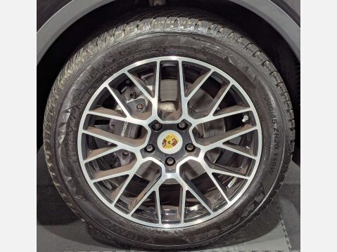 Porsche Cayenne 3.0 Cayenne V6 Auto 4WD 5dr 16