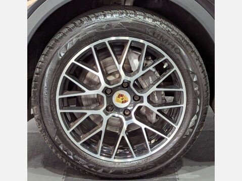 Porsche Cayenne 3.0 Cayenne V6 Auto 4WD 5dr 17