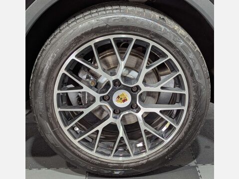 Porsche Cayenne 3.0 Cayenne V6 Auto 4WD 5dr 19