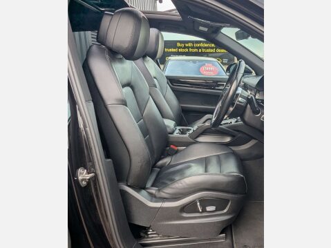 Porsche Cayenne 3.0 Cayenne V6 Auto 4WD 5dr 30