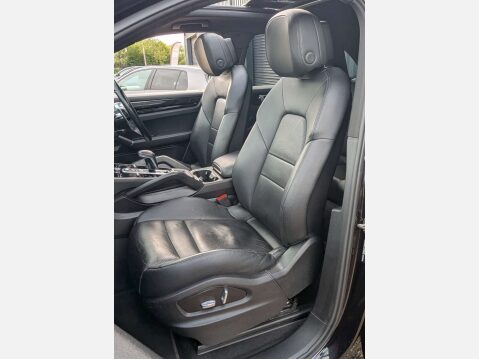 Porsche Cayenne 3.0 Cayenne V6 Auto 4WD 5dr 40