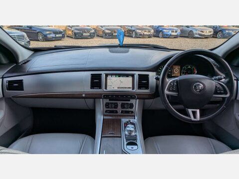 Jaguar XF 2.2 XF Luxury D Auto 5dr 36