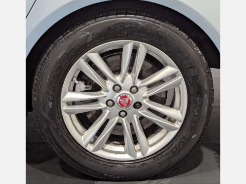 Jaguar XF 2.2 XF Luxury D Auto 5dr 16