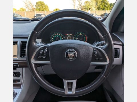 Jaguar XF 2.2 XF Luxury D Auto 5dr 21