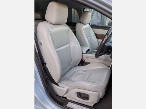 Jaguar XF 2.2 XF Luxury D Auto 5dr 27