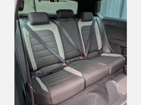 Volkswagen Golf 2.0 Golf R DSG 4WD 3dr 21