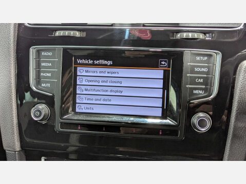 Volkswagen Golf 2.0 Golf R DSG 4WD 3dr 38