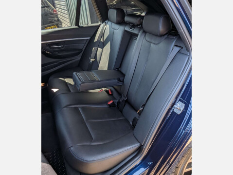 BMW 3 Series 3.0 335d xDrive M Sport Shadow Edition Auto 4WD 5dr 26