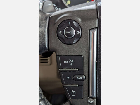 Land Rover Discovery 3.0 Discovery Landmark SDV6 Auto 4WD 5dr 21