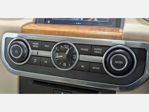 Land Rover Discovery 3.0 Discovery Landmark SDV6 Auto 4WD 5dr 25