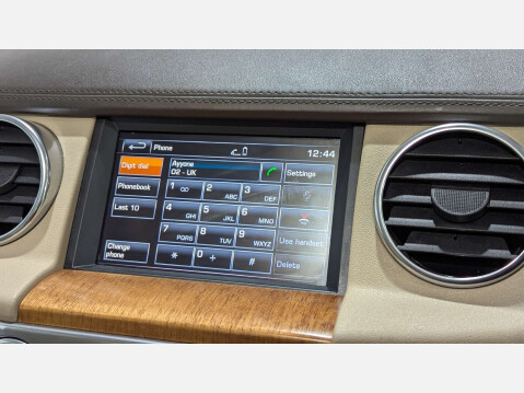 Land Rover Discovery 3.0 Discovery Landmark SDV6 Auto 4WD 5dr 33