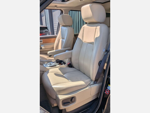 Land Rover Discovery 3.0 Discovery Landmark SDV6 Auto 4WD 5dr 44