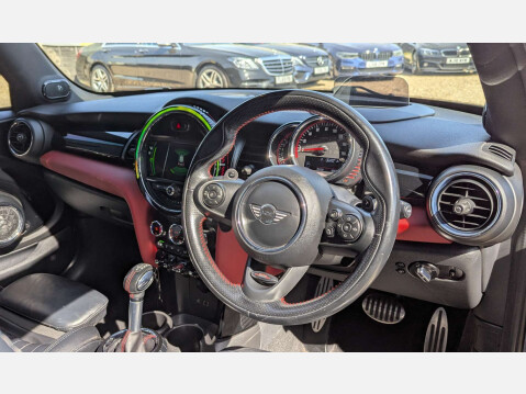Mini Hatch 2.0 John Cooper Works Auto 3dr 27