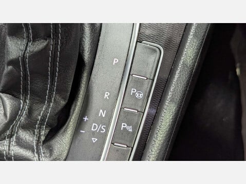 Volkswagen Golf 2.0 Golf GTD Semi-Auto 5dr 35
