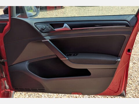 Volkswagen Golf 2.0 Golf GTD Semi-Auto 5dr 17