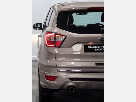 Ford Kuga 1.5 Kuga Vignale 4x4 Auto 4WD 5dr 9