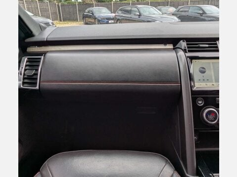 Land Rover Discovery 3.0 Discovery Luxury HSE TD6 Auto 4WD 5dr 33