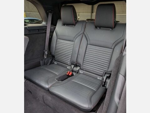 Land Rover Discovery 3.0 Discovery Luxury HSE TD6 Auto 4WD 5dr 48
