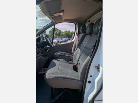Vauxhall Vivaro 2.0 Vivaro 2900 CDTI LWB 18